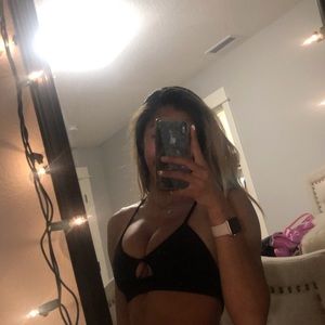 Kendall & Kylie strappy keyhole cutout